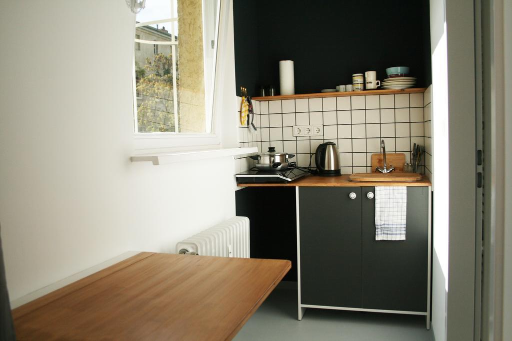 Minitel Apartment *